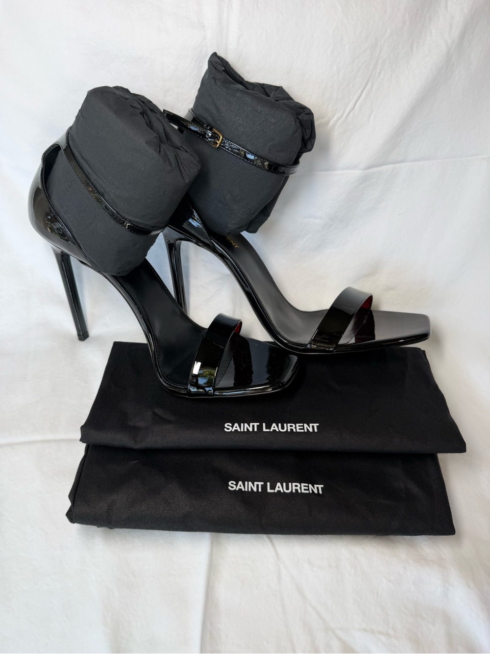 NIB new Saint Laurent sz 41 Amber 105 Vernice chiffon heels black patent leather